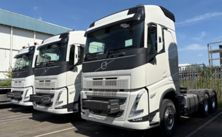 Volvo 6x2 FH540 tag axle tractor unit with Globetrotter cab - F905R.2.6