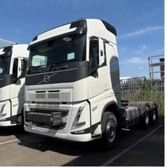 Volvo 6x2 FH540 tag axle tractor unit with Globetrotter cab - F905R.2.6
